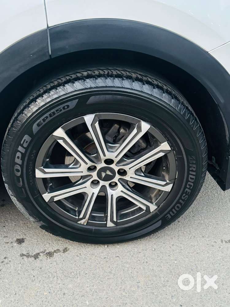 Mahindra Xuv700 Ax7l 6 Str At, 2023, Diesel