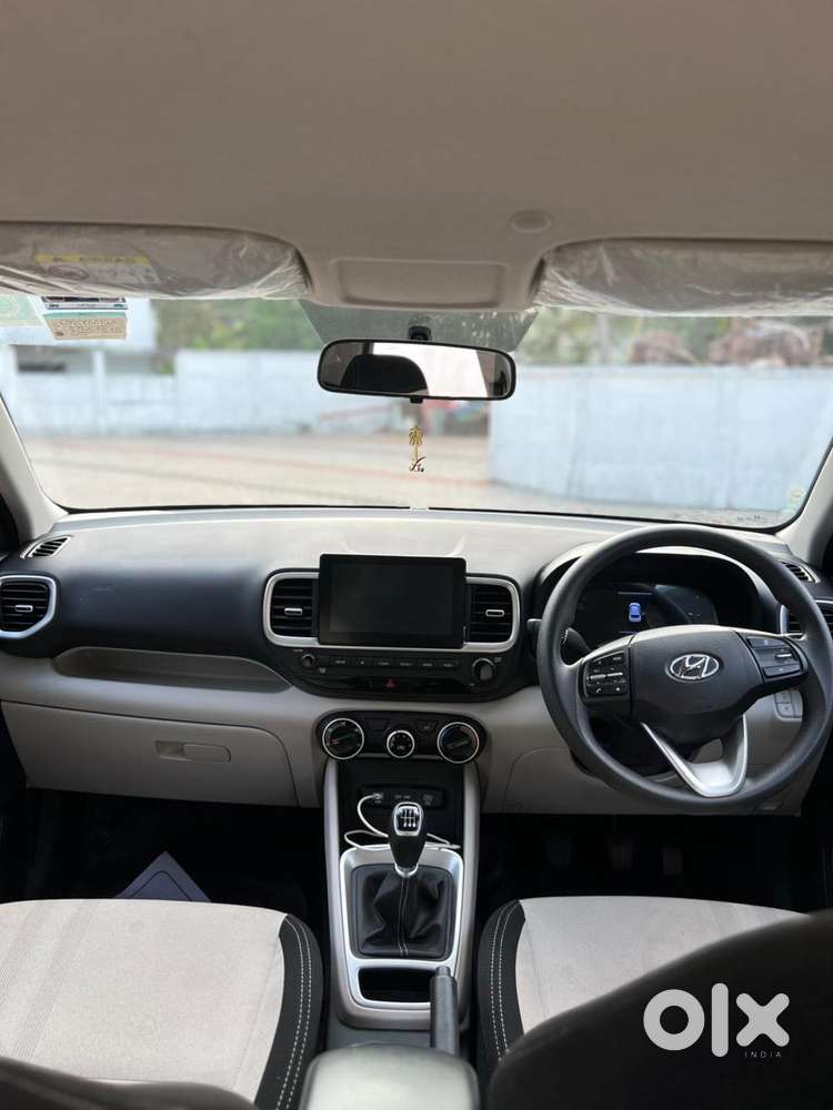 Hyundai Venue 1.0 Sx (o) Turbo Dual Tone, 2024, Petrol