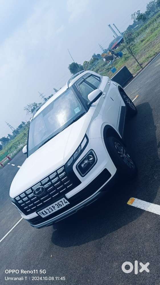 Hyundai Venue Petrol 2024