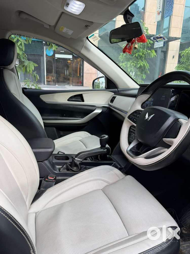 Mahindra Xuv700 Diesel 2024  7seater 39k Driven Only