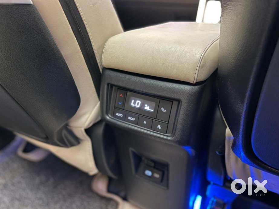 Toyota Innova Hycross 2.0 Zx (o) Hybrid 7 Str, 2024, Petrol