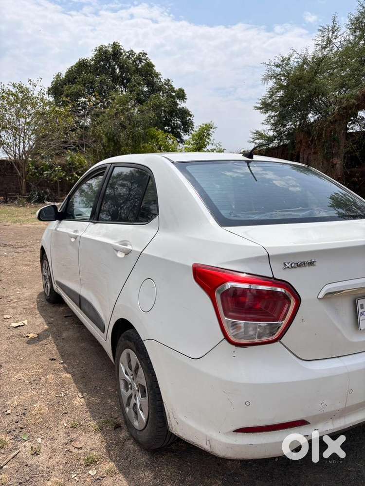 Car Hyundai Xcent 2015 Diesel Well Maintained