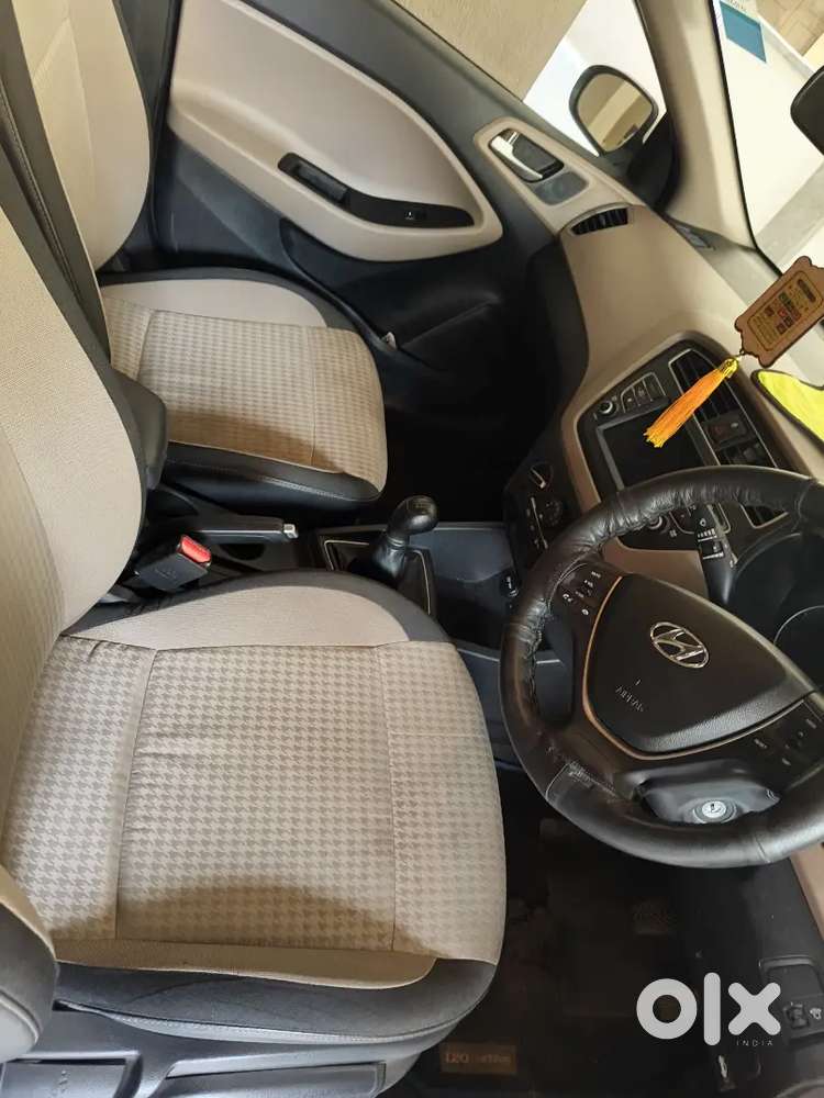 Hyundai I20 2020 Petrol 930000 Km Driven