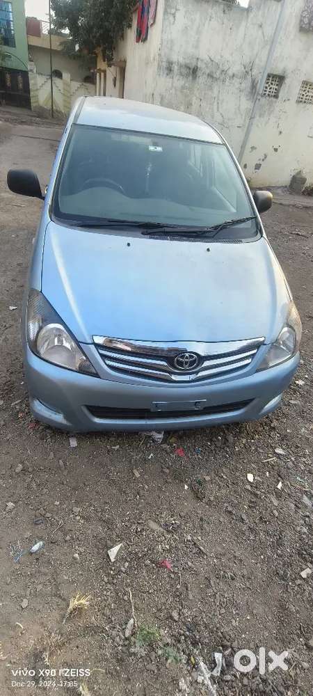 Toyota Innova 2010