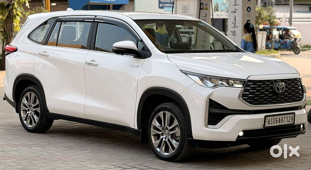Toyota Innova Hycross 2.0 Zx Hybrid 7 Str, 2023, Petrol