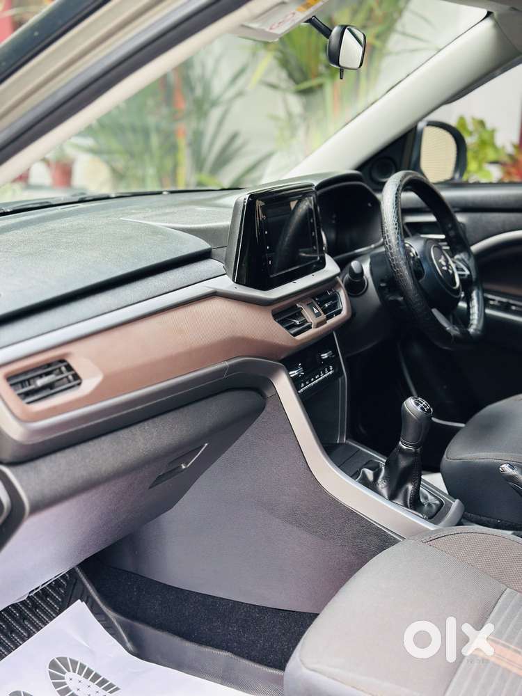 Maruti Suzuki Brezza 1.5 Zxi Smart Hybrid, 2024, Petrol