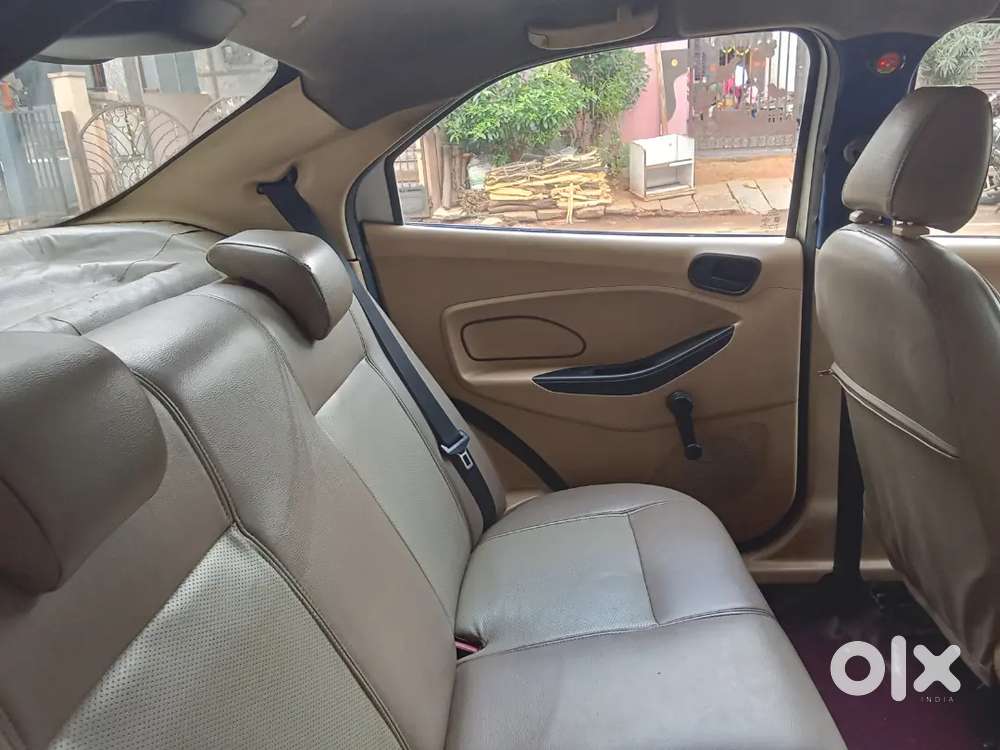 Ford Aspire Titanium Blu 2017