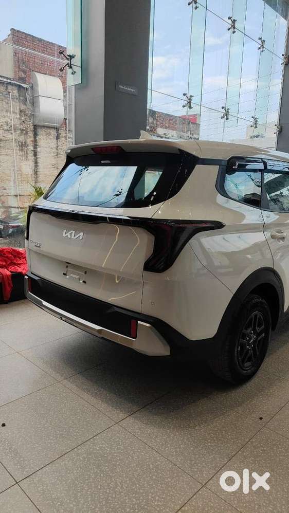 Kia Carens Clavis (nov-25) – Showroom Condition