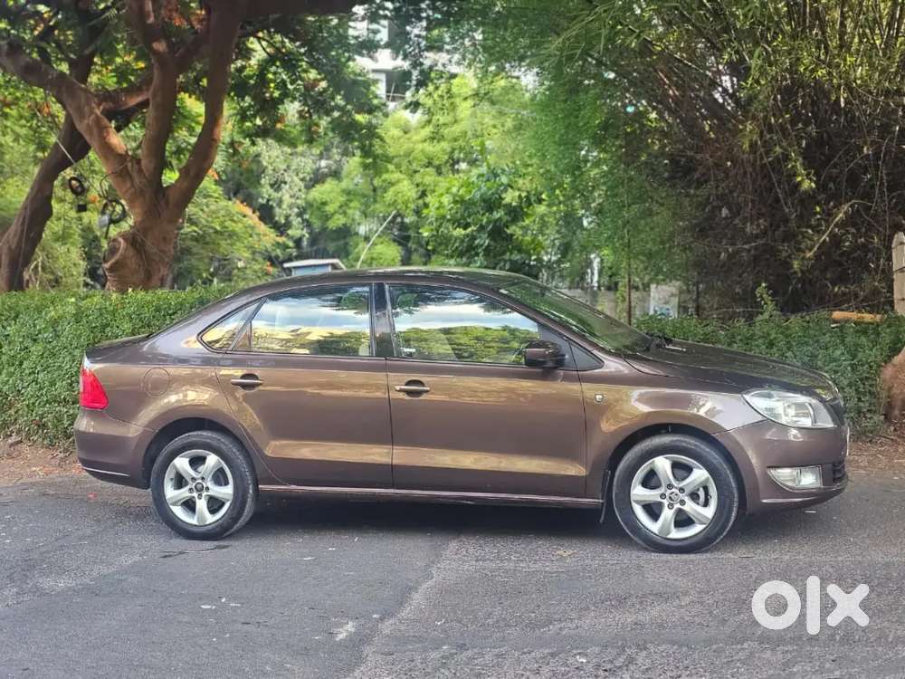 Skoda Rapid 1.6 Ambition 2015