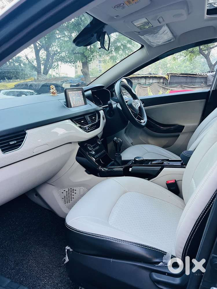 Tata Nexon, 2023, Petrol