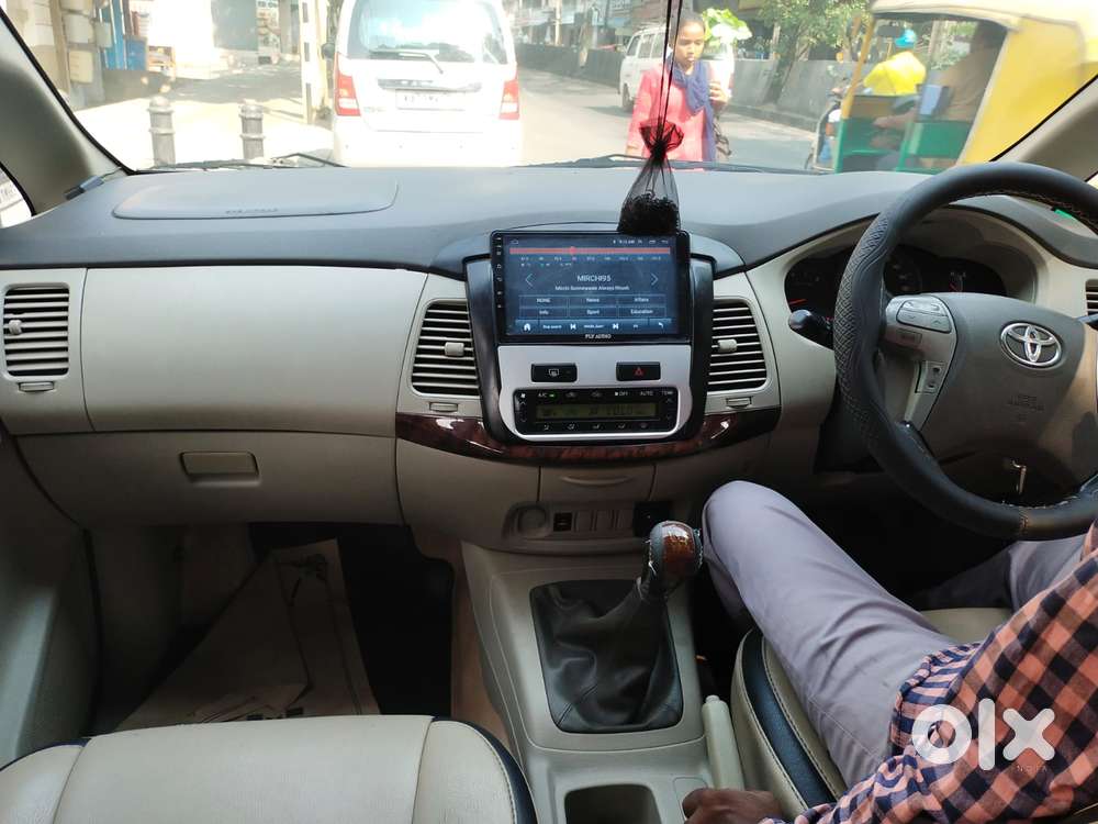 Toyota Innova 2.5 V 8 Str, 2013, Diesel