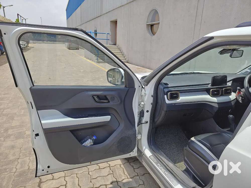 Tata Punch Dazzle Sunroof 2024 Model Car