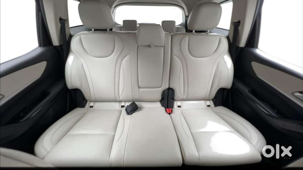 Mahindra Xuv700 2.0 Ax 7 Petrol At Str, 2022, Petrol