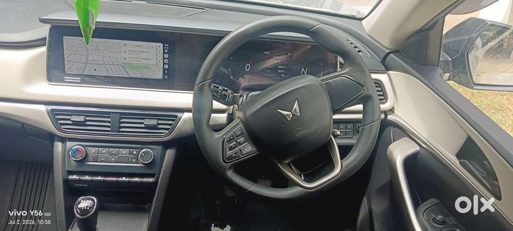 Mahindra Xuv700 Ax 3 Diesel Mt 7 Str (e), 2023, Diesel