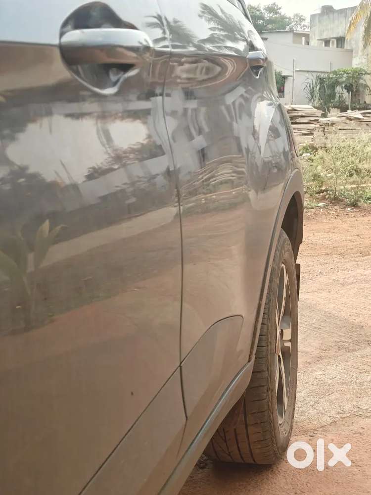 Tata Nexon With Sunroof & Extended Warranty