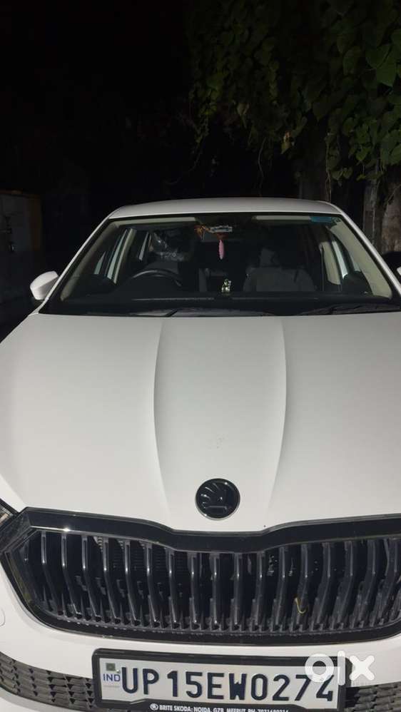 Skoda Slavia Ambition Petrol 2025