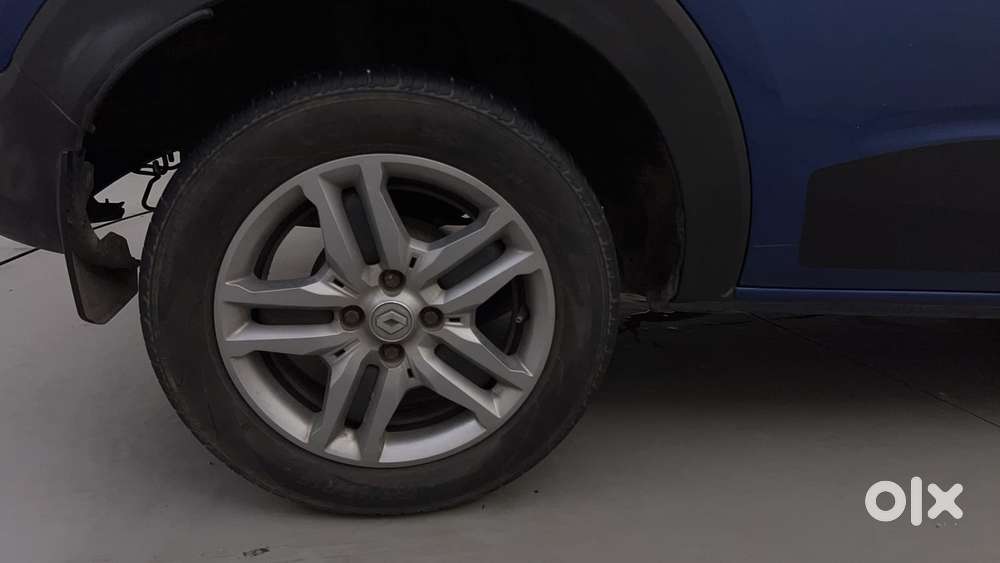 Renault Triber Rxz Easy-r Amt, 2022, Petrol