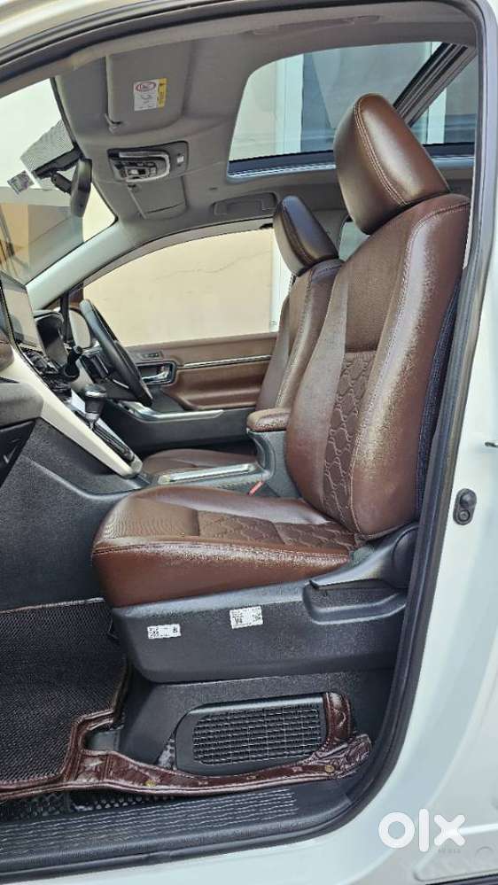 Toyota Innova Hycross 2.0 Zx (o) Hybrid 7 Str, 2025, Petrol