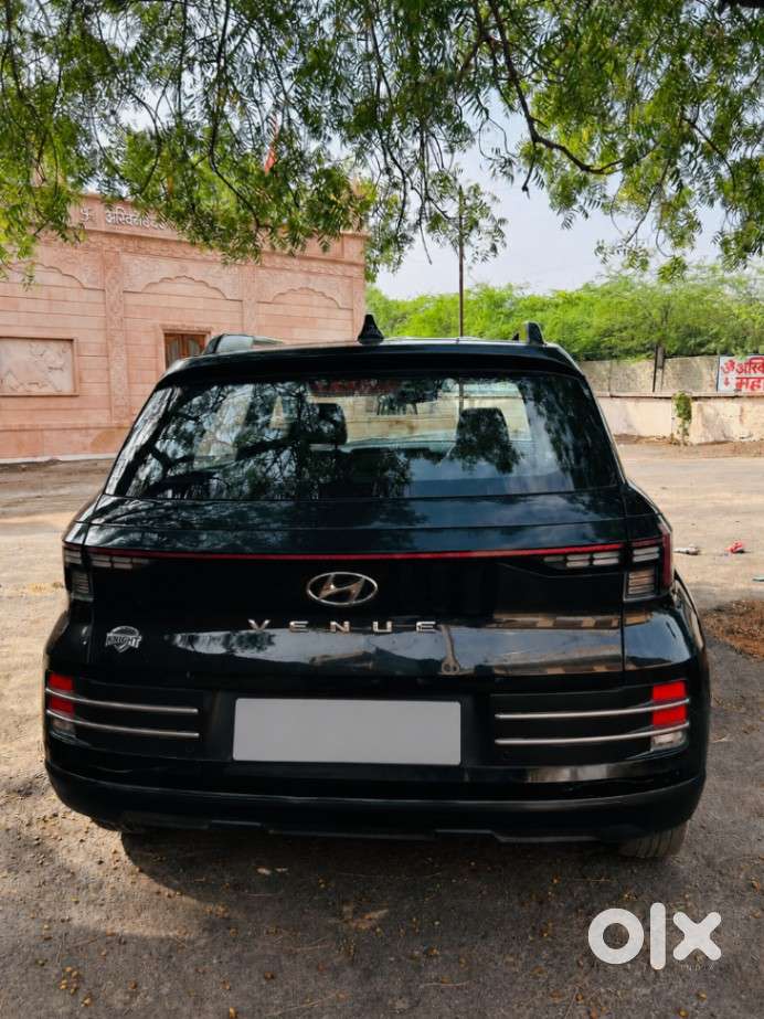 Hyundai Venue S(o) Knight Edition Mt, 2024