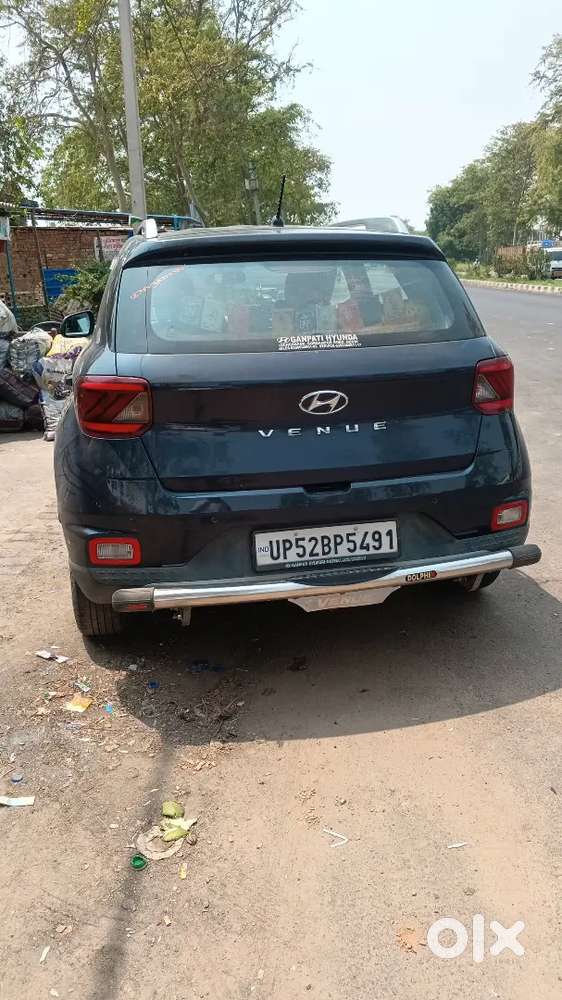 Hyundai Venue 2022 Petrol 68000 Km Driven
