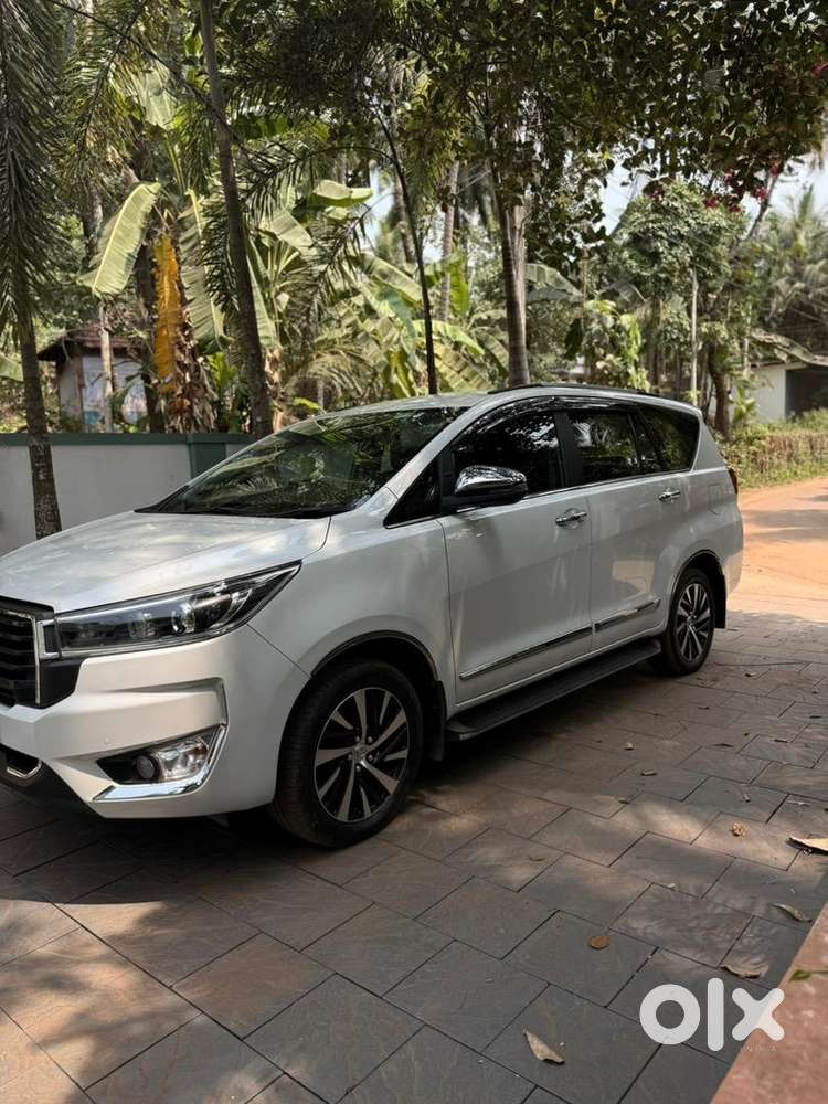 Toyota Innova Crysta 2023