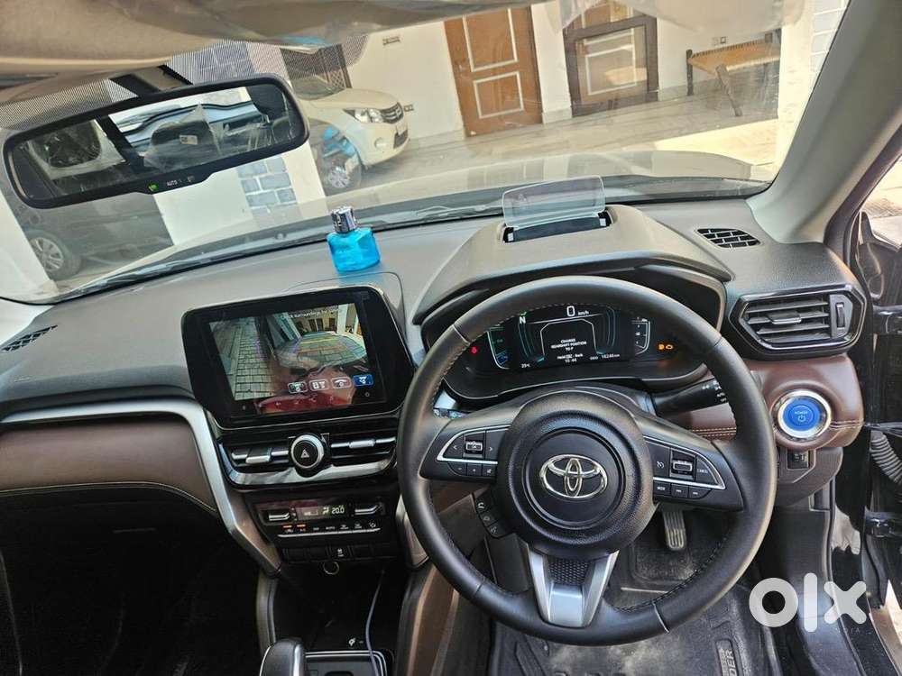 Toyota Urban Cruiser Hyryder 2024 Petrol Well Maintained