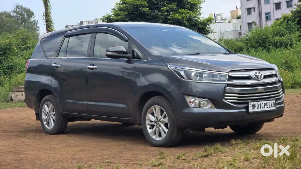 Innova Crysta 2.4 V With Showroom Record