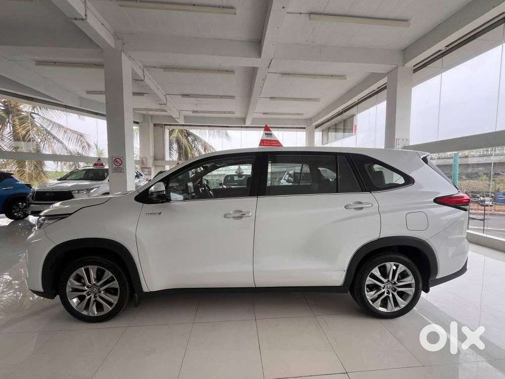 Toyota Innova Hycross 2.0 Zx (o) Hybrid 7 Str, 2024, Petrol