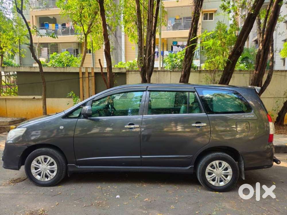 Toyota Innova 2.5 G (diesel) 8 Seater Bs Iv, 2015, Diesel