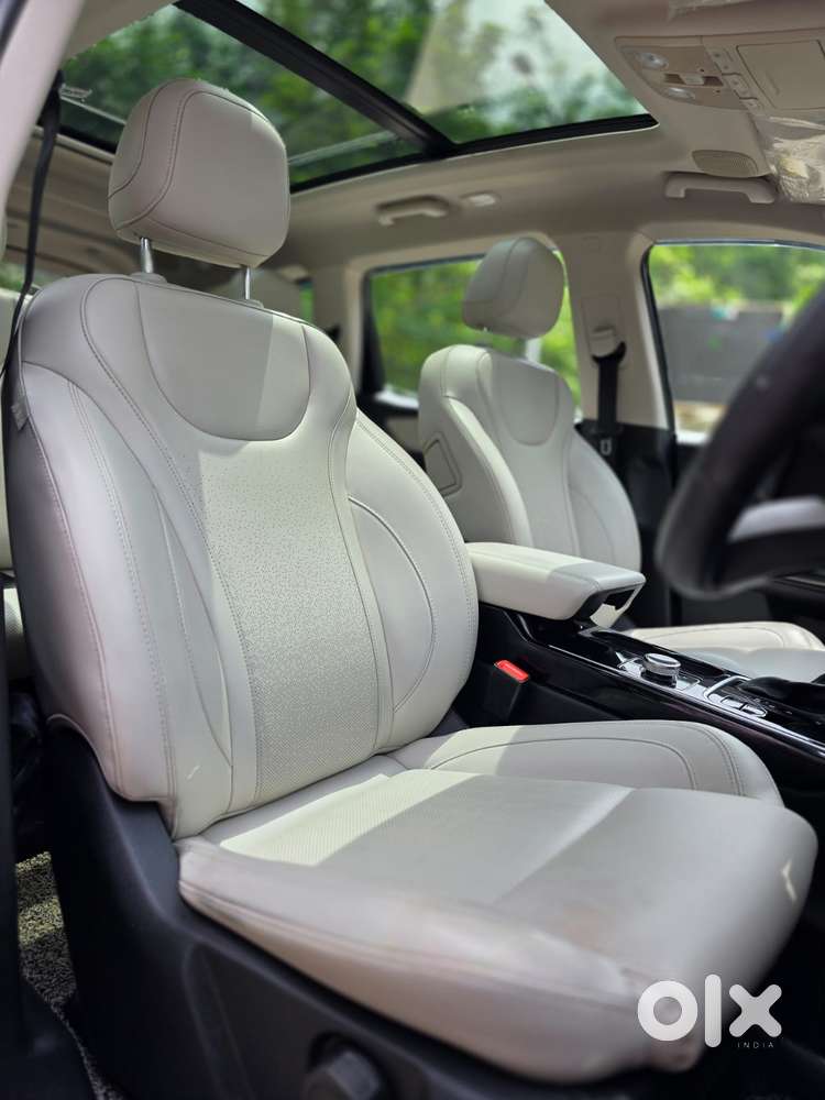 Mahindra Xuv700 2.2 Ax 7 Diesel At Luxury Pack Str, 2022, Diesel