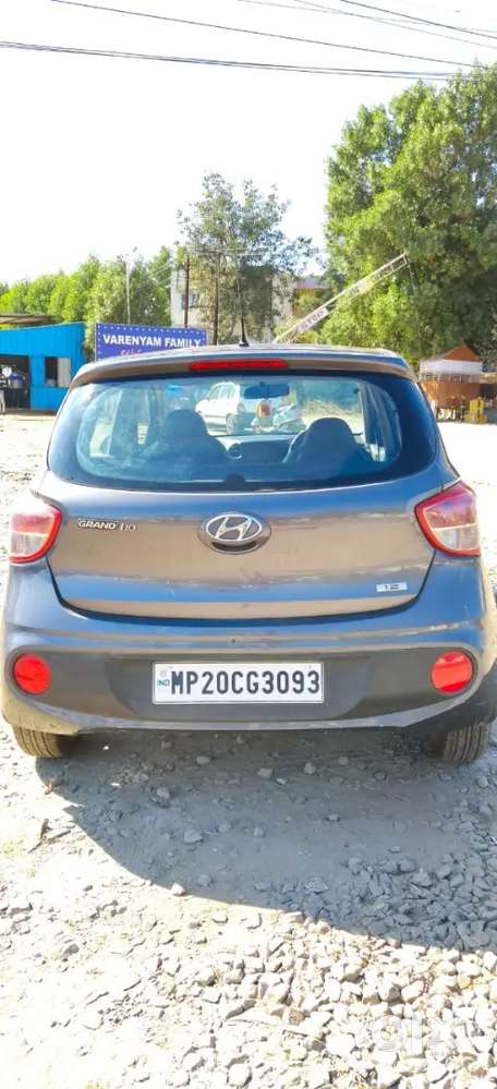 Hyundai Grand I10 2017 Petrol Well Maintained