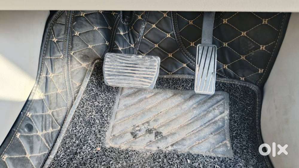 Mahindra Xuv300 1.2 W6 Amt Petrol, 2022, Petrol