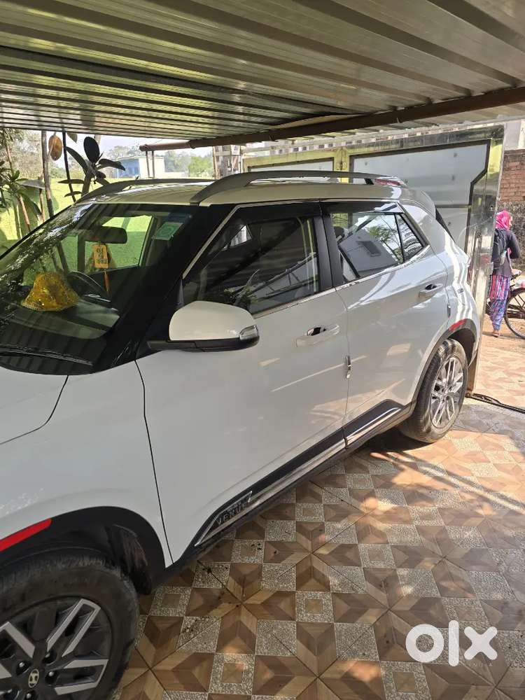 Hyundai Venue 2023 Petrol 16000 Km Driven