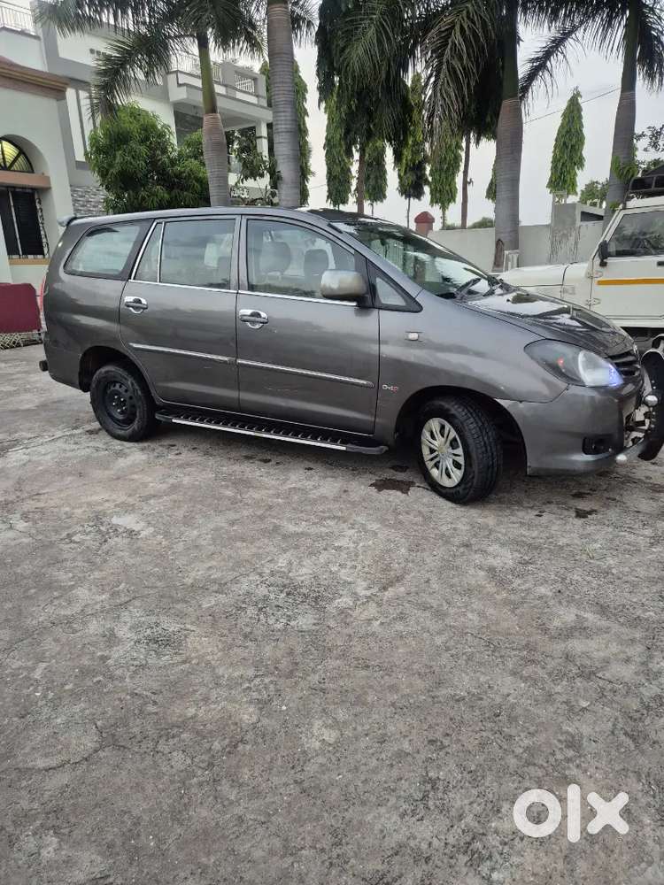 Toyota Innova 2010