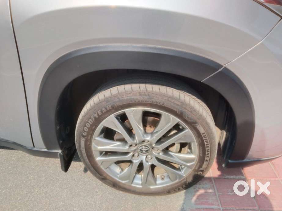 Toyota Innova Hycross 2.0 Zx Hybrid 7 Str, 2023, Petrol