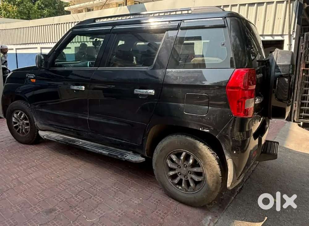 Mahindra Tuv 300 T8 Amt-  2016