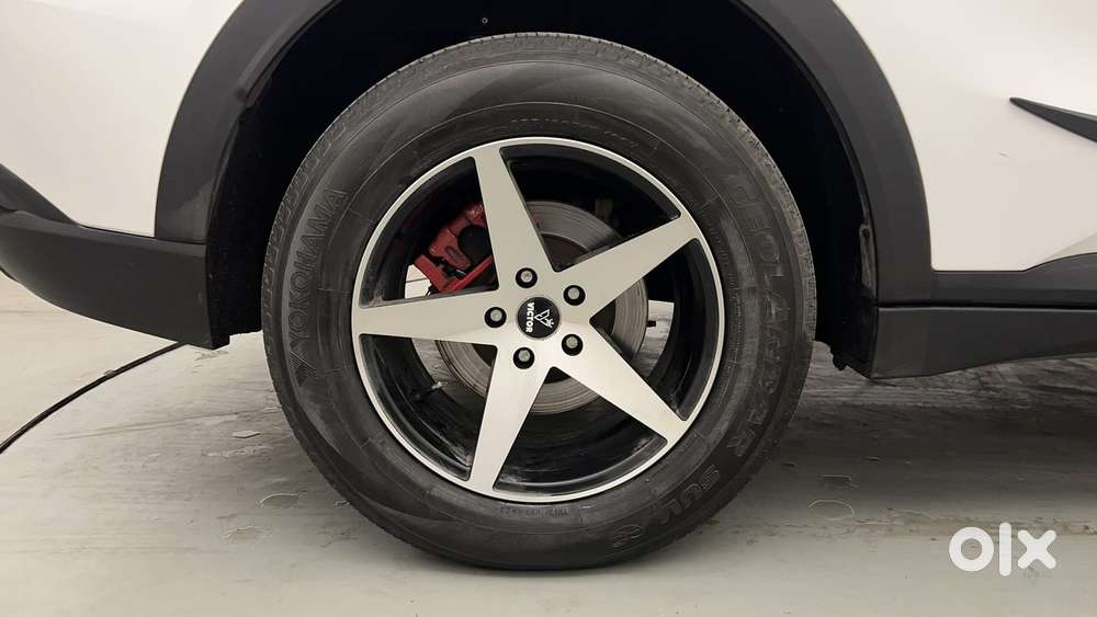 Mahindra Xuv700 2.2 Ax 7 Diesel At Luxury Pack Str, 2022, Diesel