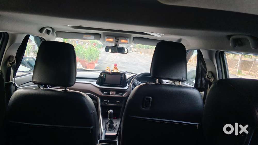 Maruti Suzuki Brezza 1.5 Zxi Plus Smart Hybrid Dual Tone, 2023, Petr..