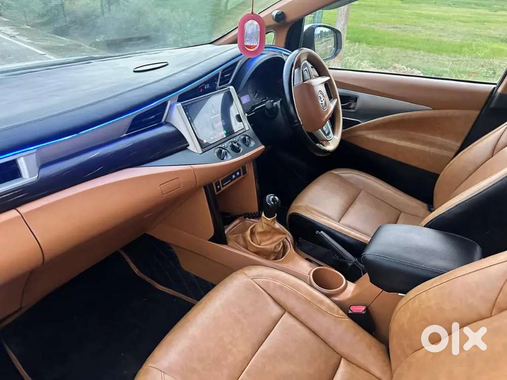 Toyota Innova Hycross 2019