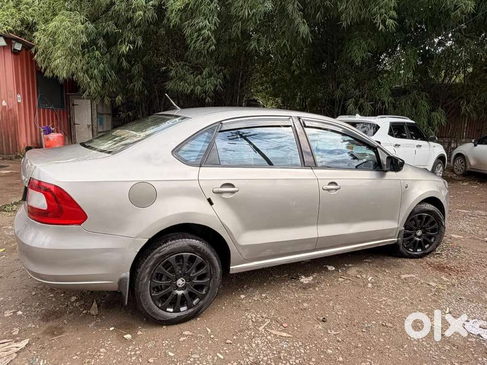 Skoda Rapid Elegance 2014