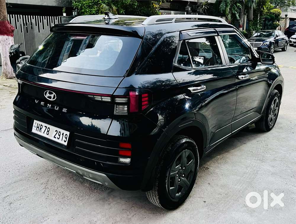 Hyundai Venue 1.2 S (o), 2024, Petrol