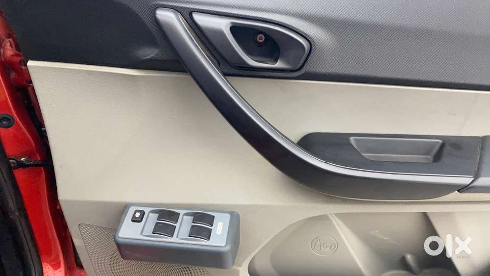 Tata Tiago Xe, 2016, Petrol