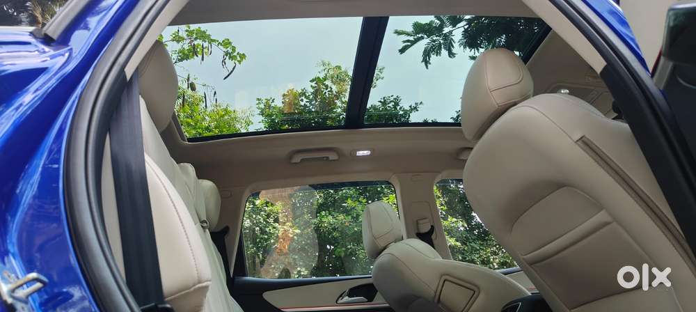 Mahindra Xuv700 Ax7l 6 Str At, 2022, Diesel