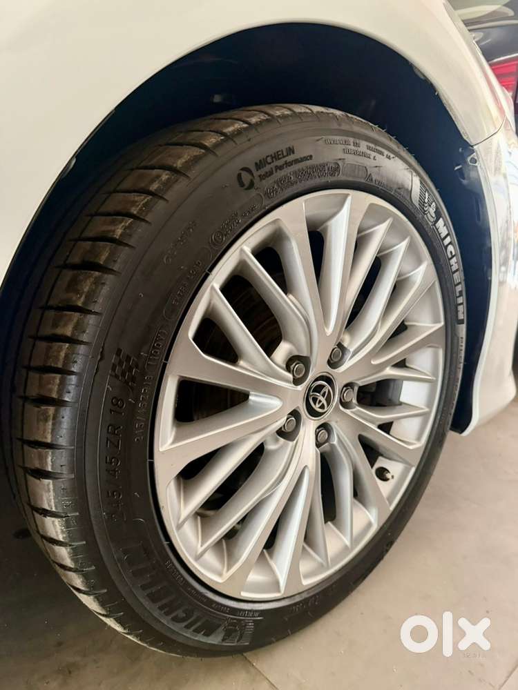 Toyota Camry Hybrid 2020
