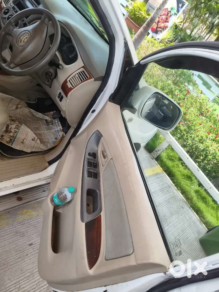 Toyota Innova 2.5 G,diesel,8 Seater,ac,power Windows  Insurance Valid