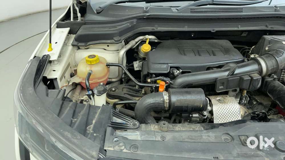 Mahindra Xuv300 1.2 W6 Amt Petrol, 2022, Petrol