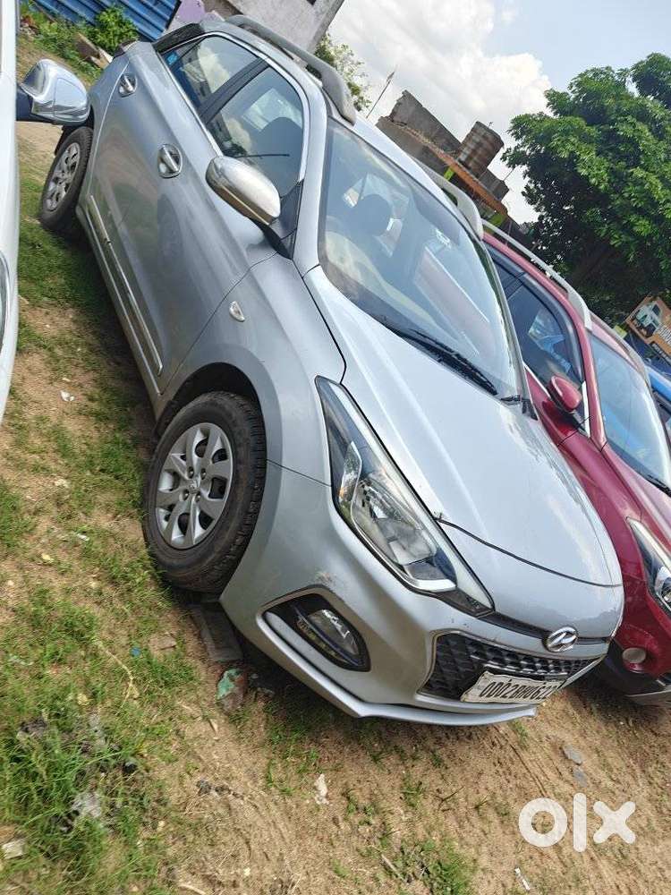 Hyundai I20 Sportz 1.2 Mt Dual Tone, 2020, Petrol