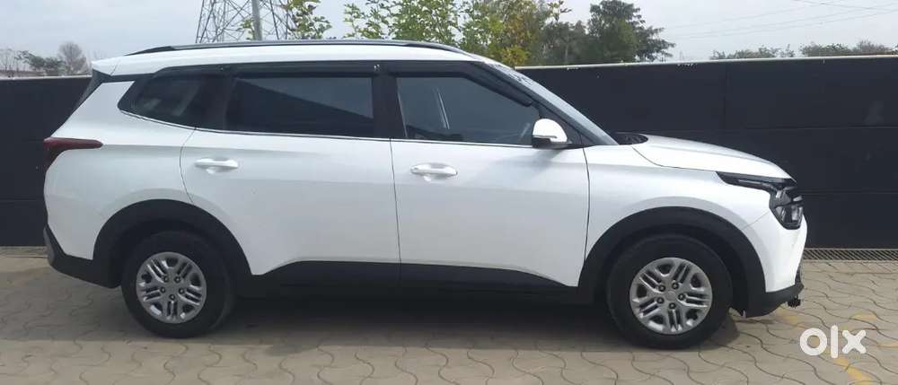 Like-new, Kia Carens, Save ₹2l+ Petrol, Dec 2024, With Accessories