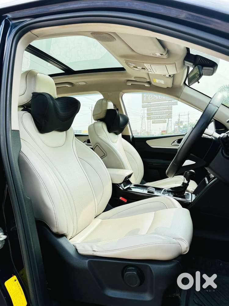 Mahindra Xuv700 Ax7 Luxury Pack Awd, 2023, Diesel