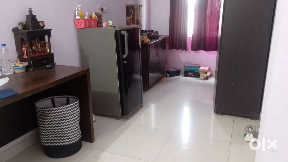 Ac, fridge,fan,bad, almirah, geyser,table,sofa single,for sale